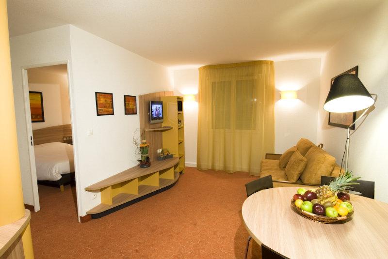Suite-Home Orléans-Saran Exterior foto